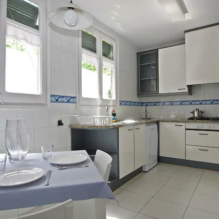 Cal Rubens Apartment